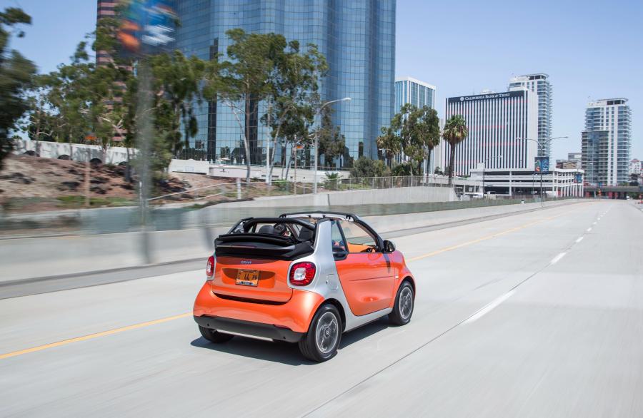  Smart ForTwo Passion Cabrio 2016 года  (NA) (фото 9 из 21)